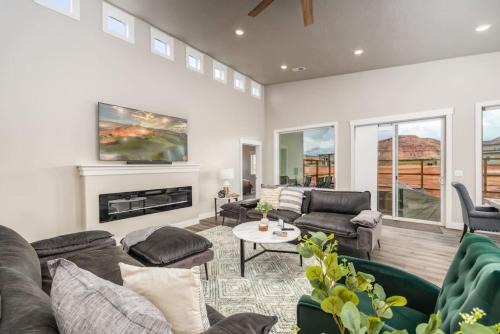 Kanab Casa | Oasis Retreat for Families l Willow by Stay