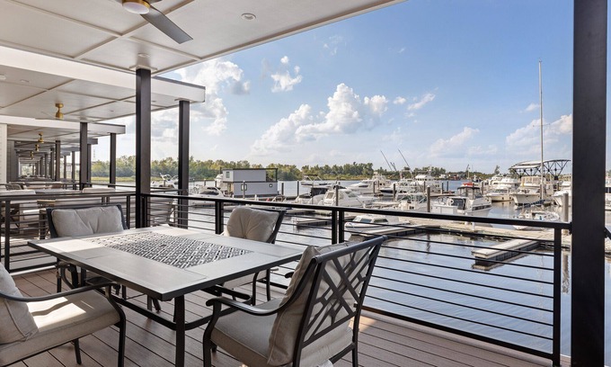 Wilmington Apartamento | The Cove - Houseboat Oasis