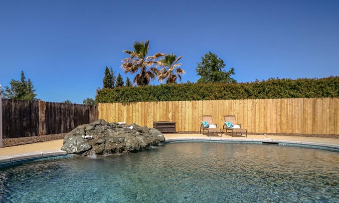 Redding Casa | * Poolside Paradise Near Bethel * Capacidad para 10 personas