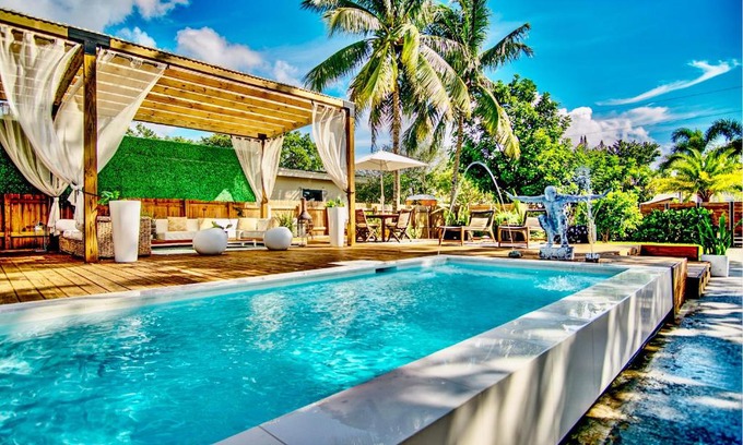 South Middle River Casa | Oasis with Insane Outdoor Area Near Wilton Manors