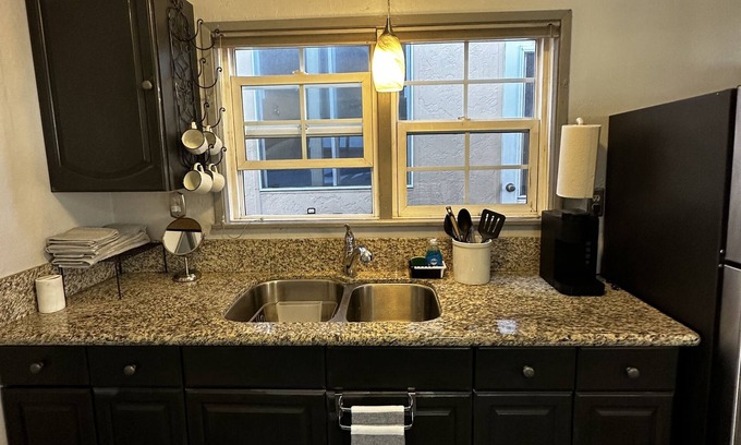 Point Loma Heights Cabaña | OB Bungalow - Newport Ave, Walk to All