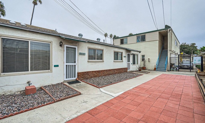 Ocean Beach Cabaña | OB Cottage w outdoor patio / 3 min to the beach