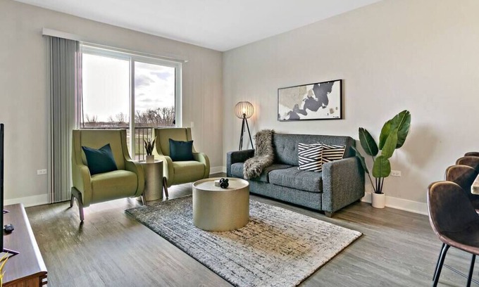Forestview Apartamento | OB7 Ideal 6BR Clustered Units in Oakbrook | Big Group