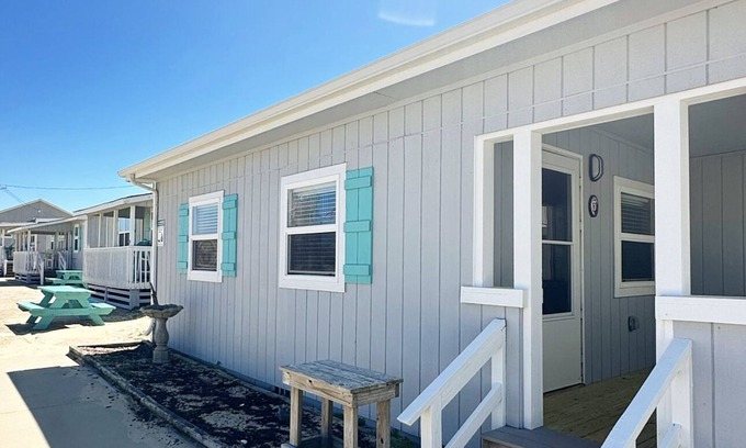 Nags Head Cabaña | OBX Dog-friendly Ocean Cottage 3- Steps to Beach!