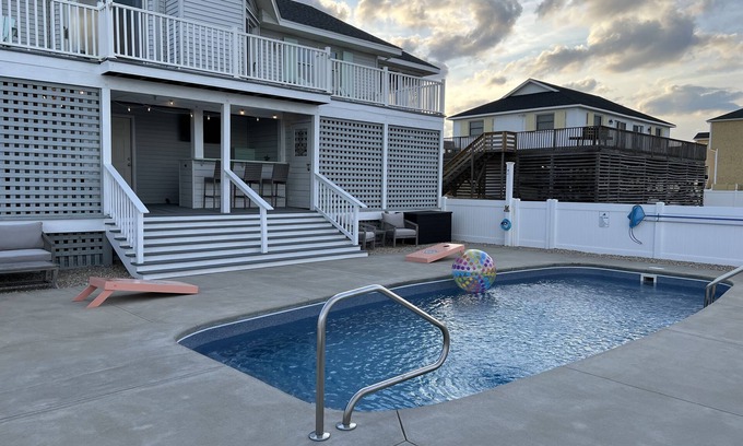 Sea Scape Casa | OBX ~ Ocean Views ~ Private Pool ~ Golf Course ~