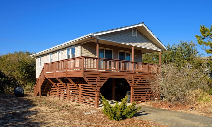 Kitty Hawk Casa | OBX - Relax in Well Maintained Beach House 200 Yards From the Beach