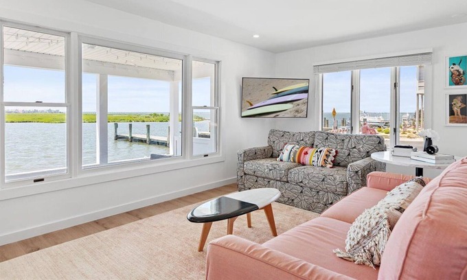 Little Salisbury Casa | OC Landmark! Endless Water Views & Unmatched Style