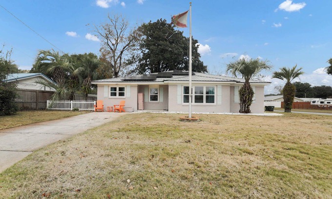 Fort Walton Beach Casa | Ocean 5-Bed Oasis: Pickleball, Arcade and Grill