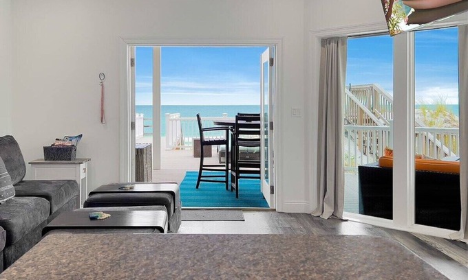 Chivas Bluff Apartamento | Ocean Air Lower West Private Beach Unit on 30A (BEACHFRONT)