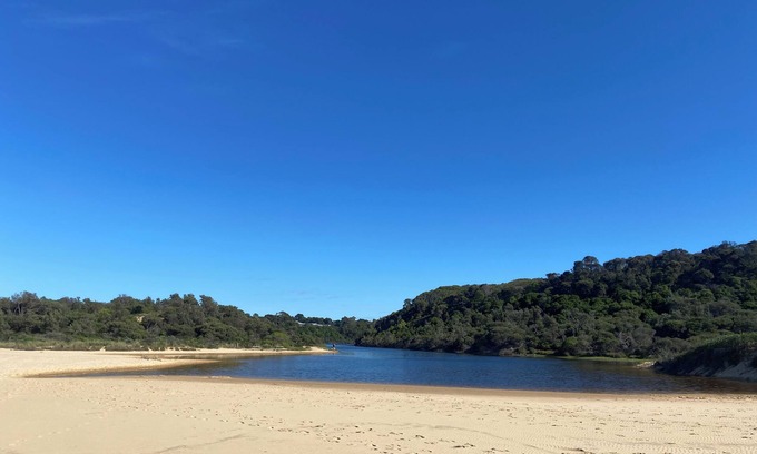 Lake Tyers Beach Casa | Ocean and Lake views and just a 5 minute walk to beach and lake!