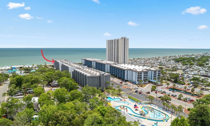 Myrtle Beach Condominio | Ocean and sunrise views that have you coming back year after year!