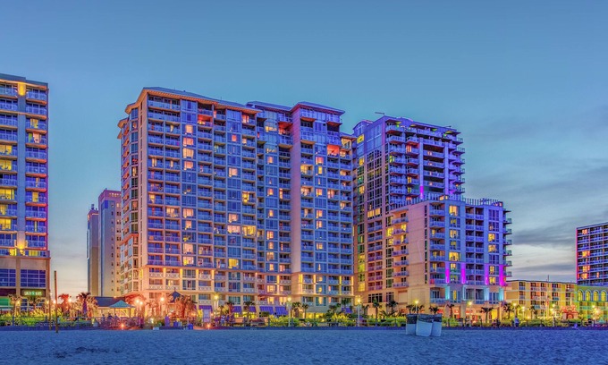 Northeast Virginia Beach Complejo | Ocean Beach Club Virginia Beach - STUDIO OCEAN FRONT WITH KITCHENETTE AND 1 QN