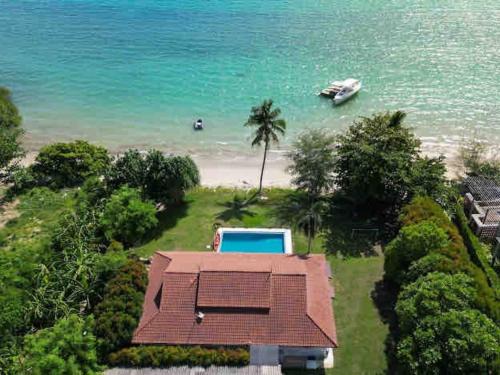 Wichit Villa | Ocean Bliss Beach House, 6 Bedrooms
