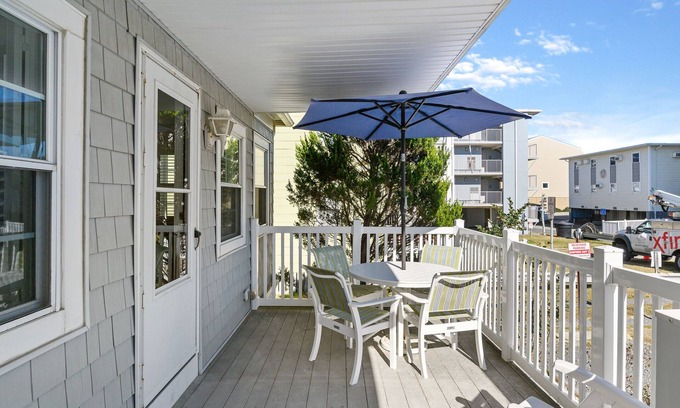 Midtown Ocean City Cabaña | Ocean block cottage nestled steps away from OC shoreline FREE LINENS