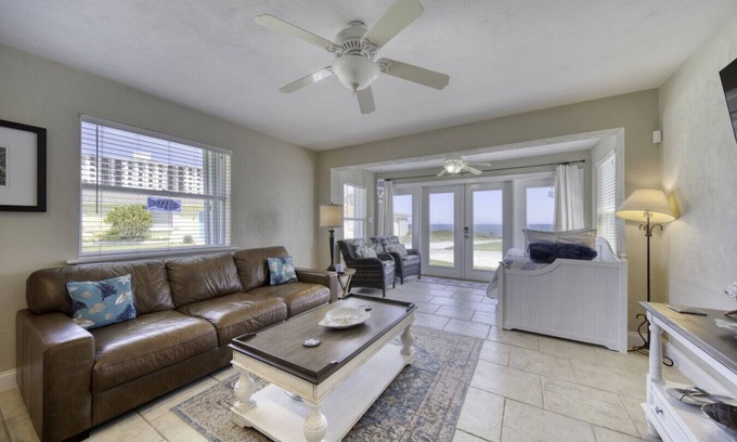 O'byrne Casa | Ocean Breeze Beach Bungalow