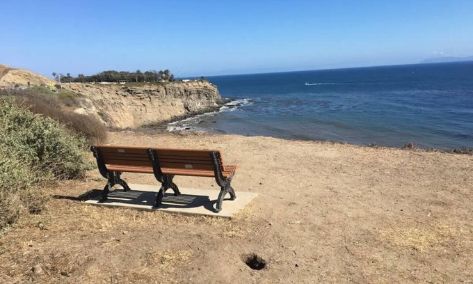 San Pedro Apartamento | OCEAN BREEZE!Furnished 2/1 Pt Fermin.Pets,fenced yard,WD,Assigned parking+street