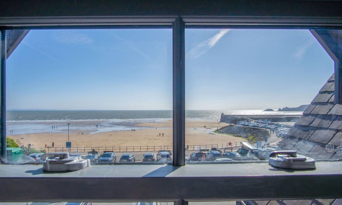 Saundersfoot Hotel | Ocean Cabins No. 14 @ The Square - Saundersfoot