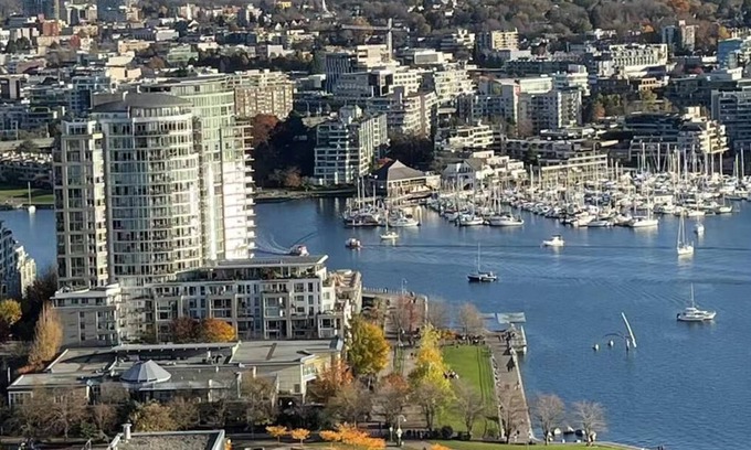 Granville Island Apartamento | Ocean/city/mountain view /AC/free parking/1 BR