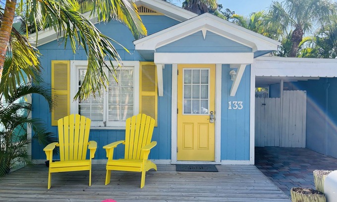 St. Pete Beach Cabaña | "Ocean" Cottage on Sunset Beach