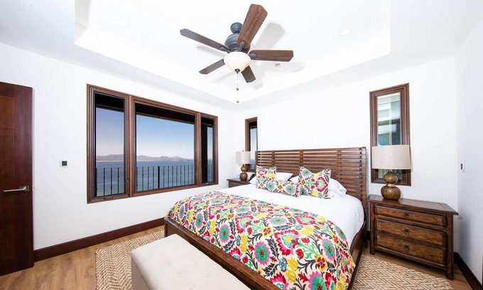 Playa Flamingo Condominio | Ocean Escape Pool & Breakfast
