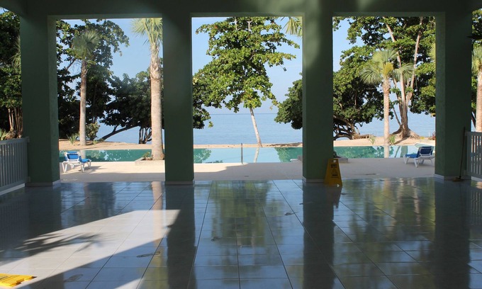 Orange Bay Casa | Ocean front 2 br Condo at Little Bay Country Club, Negril