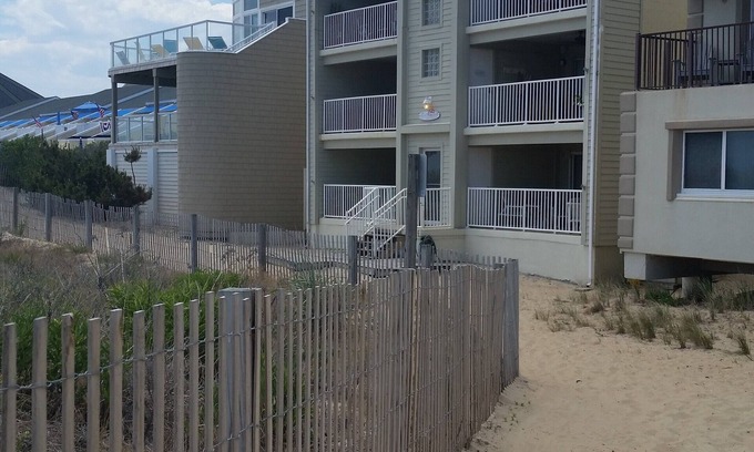 Midtown Ocean City Condominio | Ocean Front 2BR/2BA Condo - Midtown Location - first floor - ideal for families
