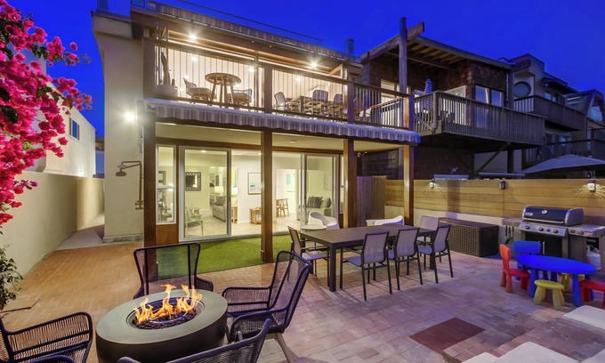South Mission Beach Casa | Ocean Front * 3 Water View Patios * A/C