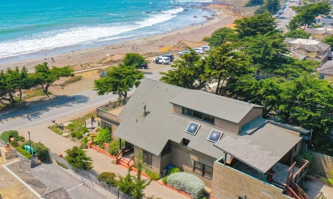 San Simeon Casa | Ocean Front Beach Home on Moonstone, Multiple decks, game room and views!
