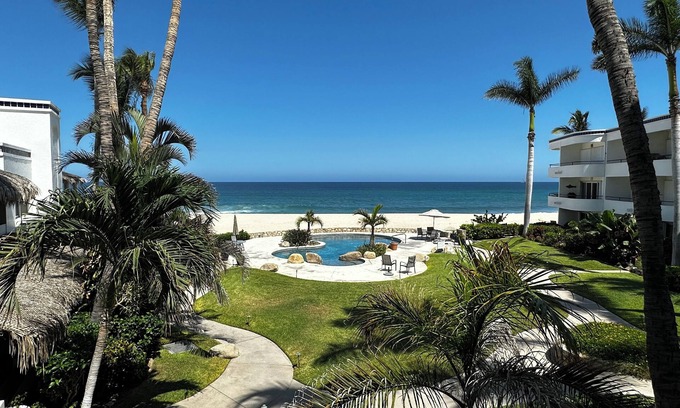 San Jose del Cabo Condominio | Ocean Front Costa Azul 1 Bedroom Condo