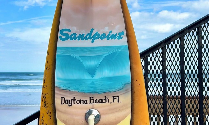 Daytona Beach Shores Condominio | OCEAN FRONT - Completely renovated ocean front condo with amazing sunrise views!