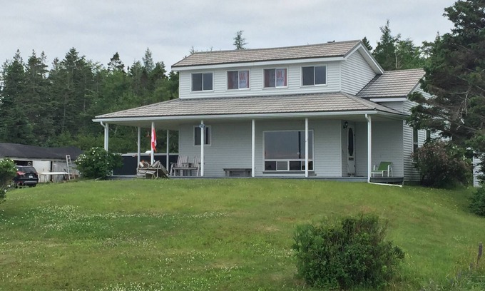 Feltzen South Cabaña | Ocean Front Cottage