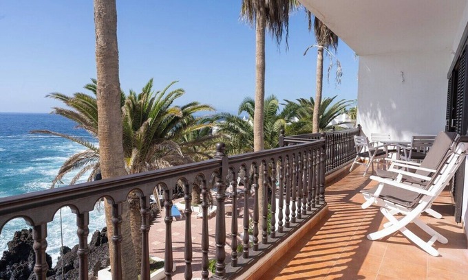 Santiago del Teide Apartamento | Ocean front 3 bedroom apartment