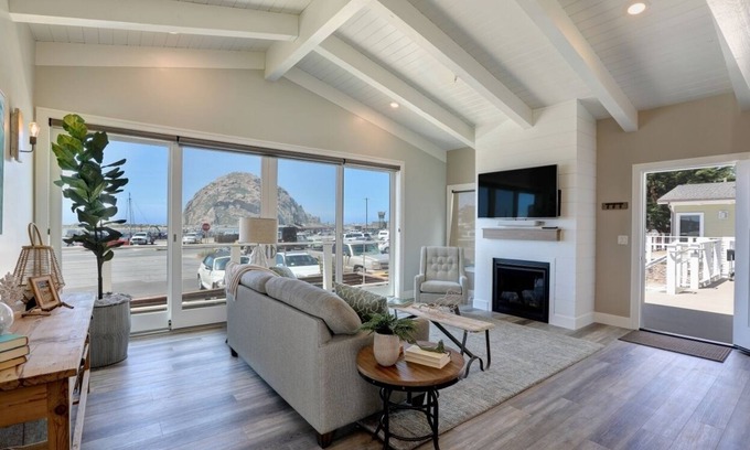 Morro Bay Condominio | * NUEVO * FRENTE AL OCÉANO, VISTA ROCA ~ Hermana salada