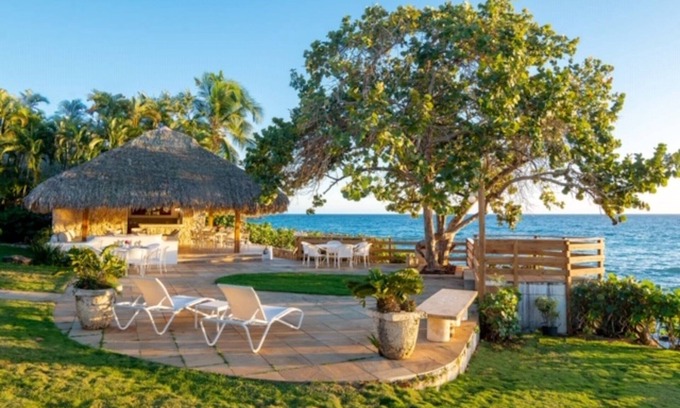 Casa de Campo Casa | Espectacular casa frente al mar de 8 habitaciones, con todo el personal.