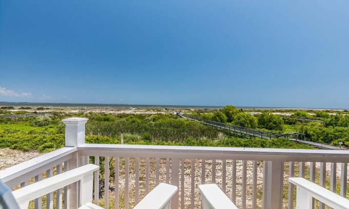 Oceanmarsh Subdivision Condominio | Ocean Front D-Building - ¡ACCESO A LA PISCINA Y VISTAS AL OCÉANO!