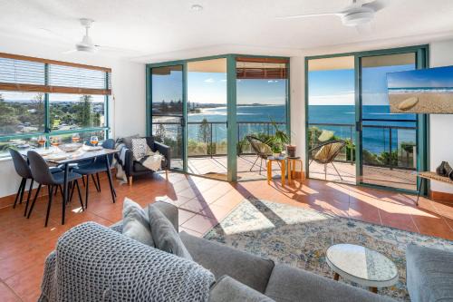 Moffat Beach Apartamento | Ocean Front Views with Rooftop Terrace