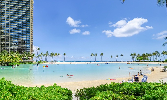 Waikiki Apartamento | Vista al mar y al puerto Waikiki apt w / lanai cubierto. ¡Caminar a todos lados! 30+ noche min