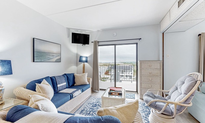 Lewes Condominio | Ocean House Condo with beautiful view of the Delaware Bay