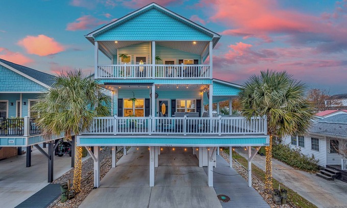 Myrtle Beach Casa | Ocean Lakes .5 mi to beach! waterpark! Arcade! Dogs Welcome!