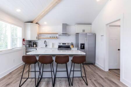 Northeast Virginia Beach Apartamento | Ocean Lofts in the Vibe #7 - 5 min walk to beach