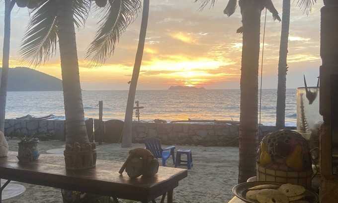 Barra de Potosi Cama Y Desayuno | Ocean Lover's Paradise - Garden Room 2