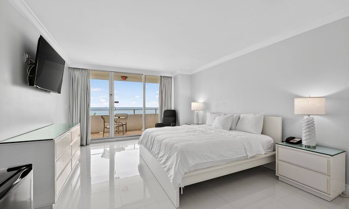 Galt Mile Apartamento | Ocean Oasis