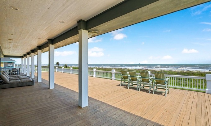 Crystal Beach Casa | Ocean One 4 Bedroom Home by Redawning