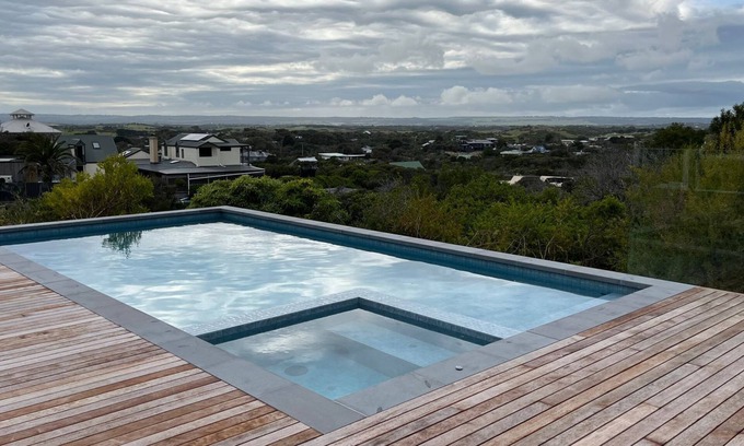 Rye Casa | Ocean Panorama on Hetty with pool and spa