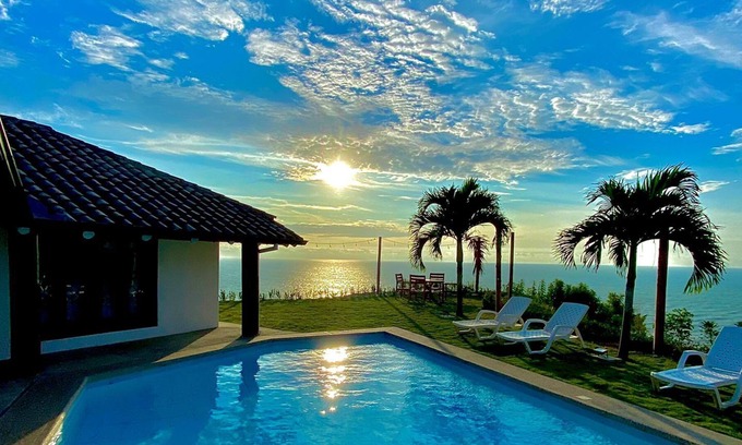 Tonsupa Casa | Ocean Paradise! The best house in South America