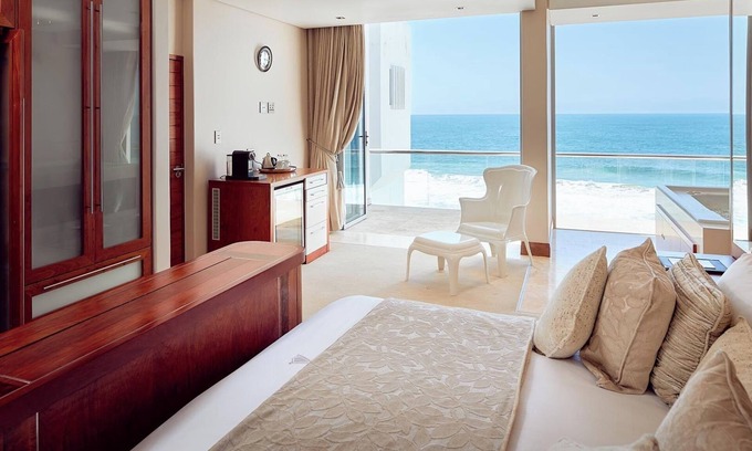 Ballito Apartamento | Exquisite Penthouse Apartment 712 in Ballito