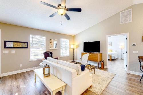 Pretty Bayou Casa | Ocean's Shimmer Sanctuary