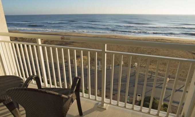 Northeast Virginia Beach Complejo | Ocean Sands Resort con un agradable balcón frente al mar