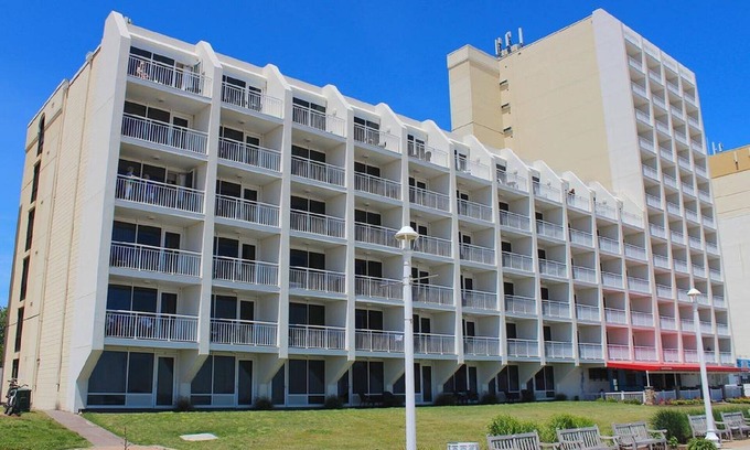 Northeast Virginia Beach Complejo | Suite de lujo de 1 habitación frente al mar en Ocean Sands Resort