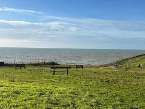Peacehaven Casa | Ocean Side with Free Parking By My Getaways
